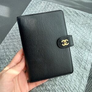 CHANEL vintage black gold caviar leather agenda cover